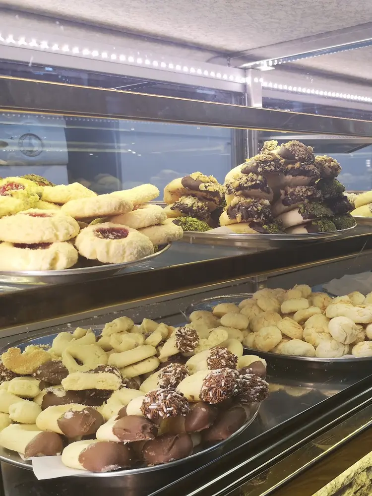 Cookie case at Istanbul Cakes and Baklavas